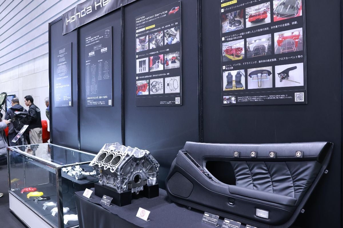 ホンダブースに展示されていた再販パーツ
