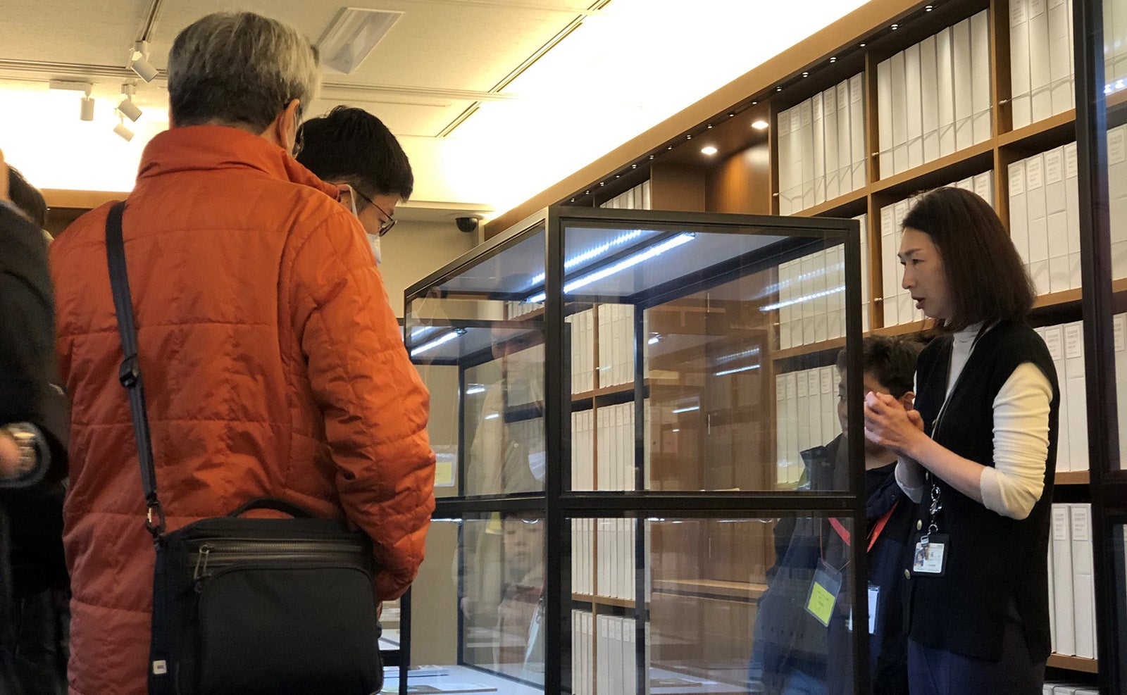 貴重な書類の展示写真