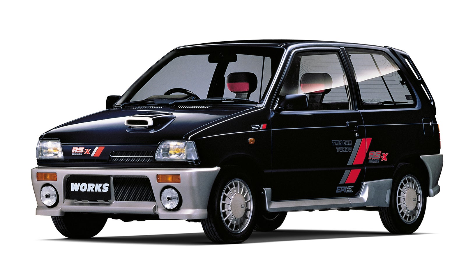 軽自動車初のツインカムターボエンジンを搭載した初代アルトワークス
