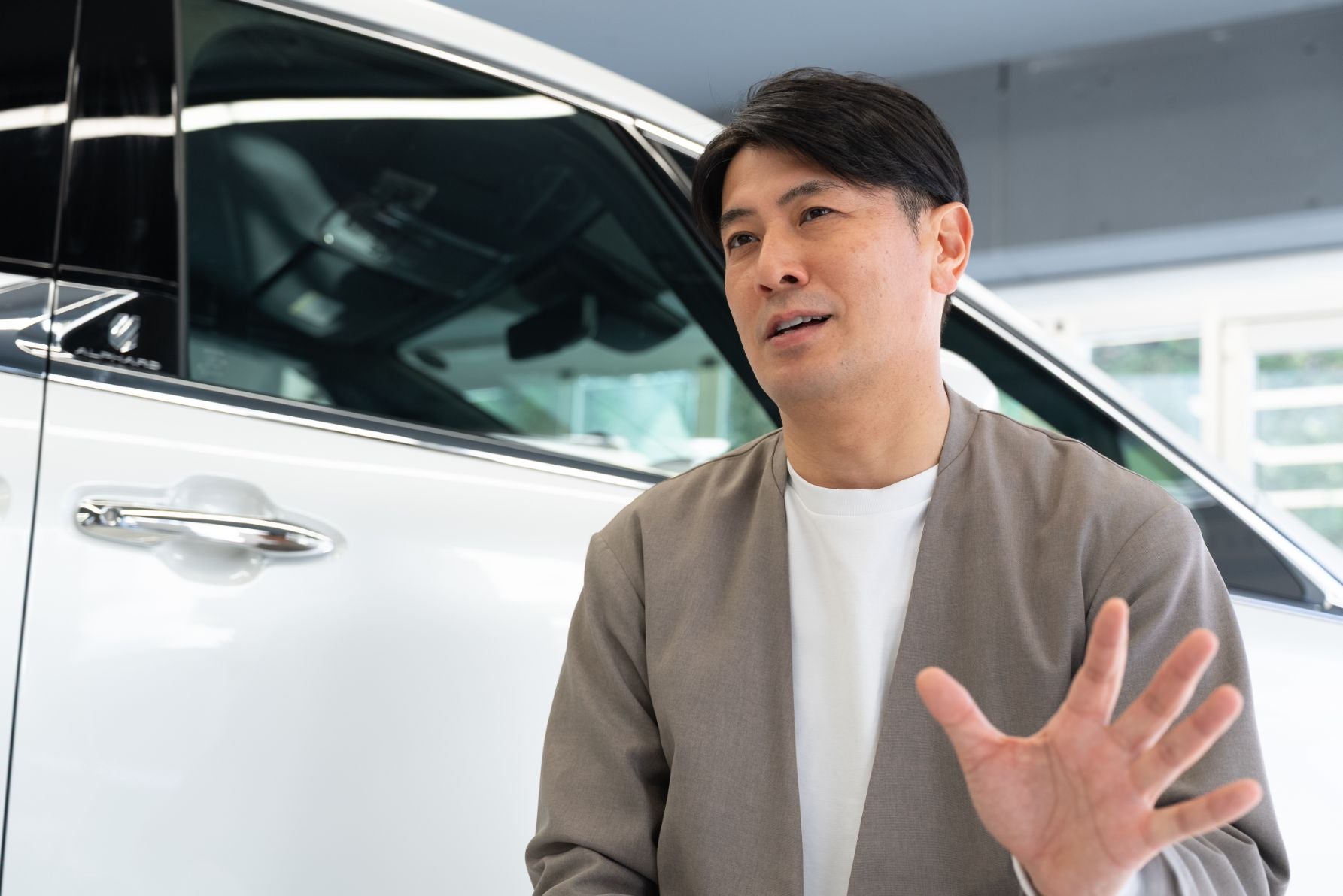 元刑事・犯罪コメンテーターの佐々木成三氏。自動車盗難の最新手口とビジネス化する犯罪実態を解説。