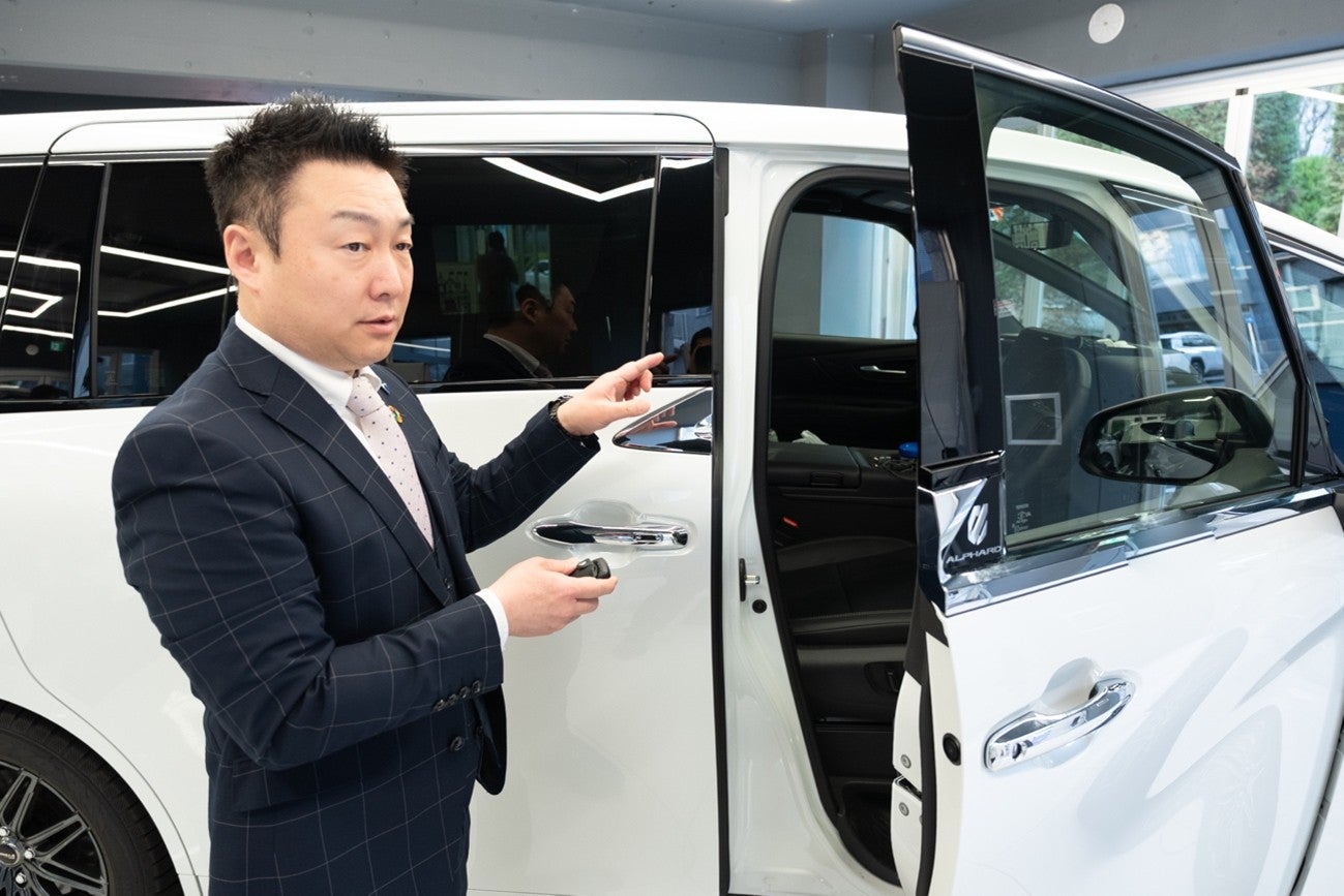 一般社団法人自動車盗難防止協会の山田晃史理事。後付けイモビライザーの仕組みと防犯効果を解説。