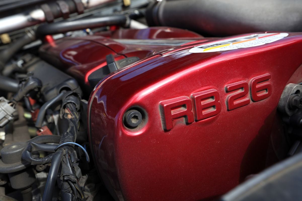 RB26DETTエンジンの赤いタイミングベルトカバー