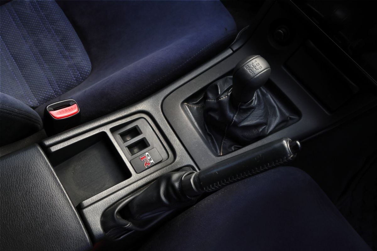 スカイラインGT-R オーテックバージョンの5速MTシフトレバー
