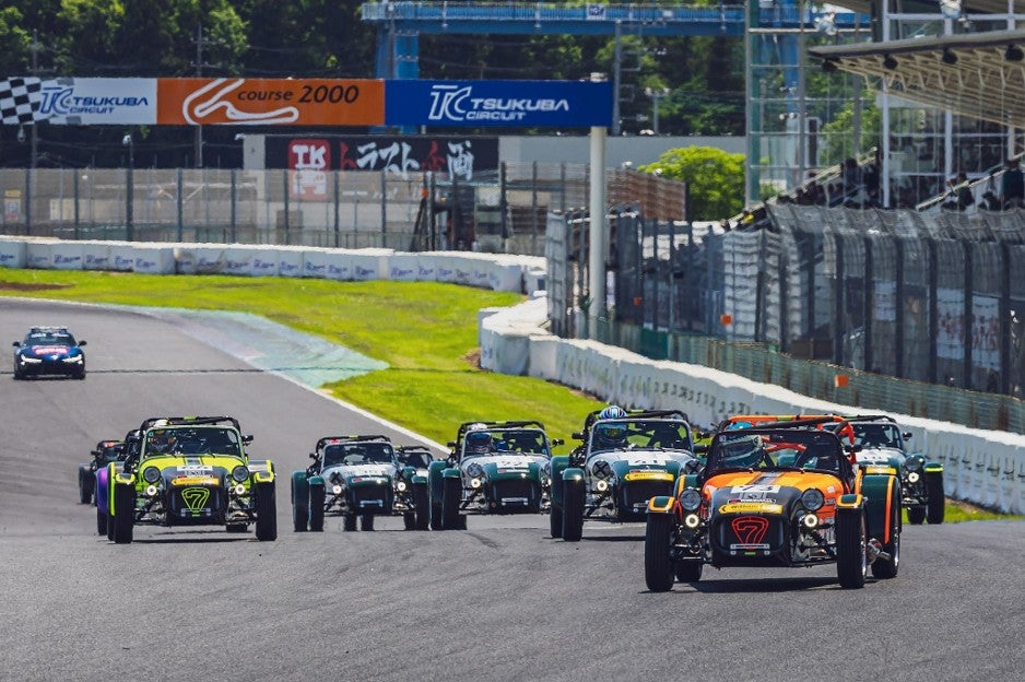 岡山国際サーキットでケータハム・セブンが競い合うCATERHAM CUP JAPANのレース