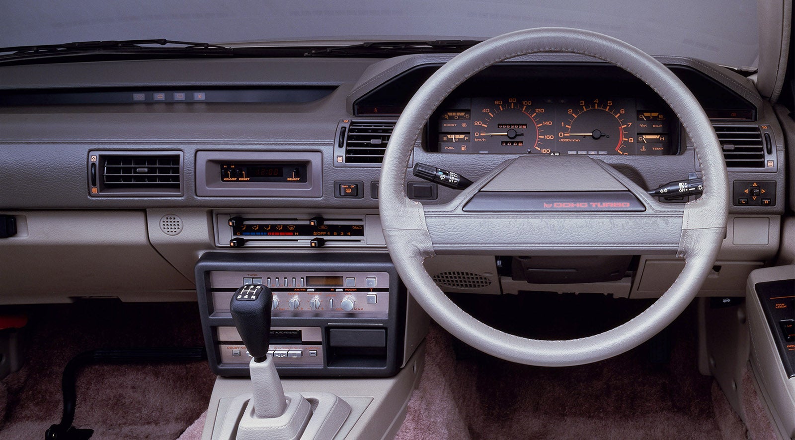 S12型シルビア ターボRS-X（クーペ）の運転席まわり