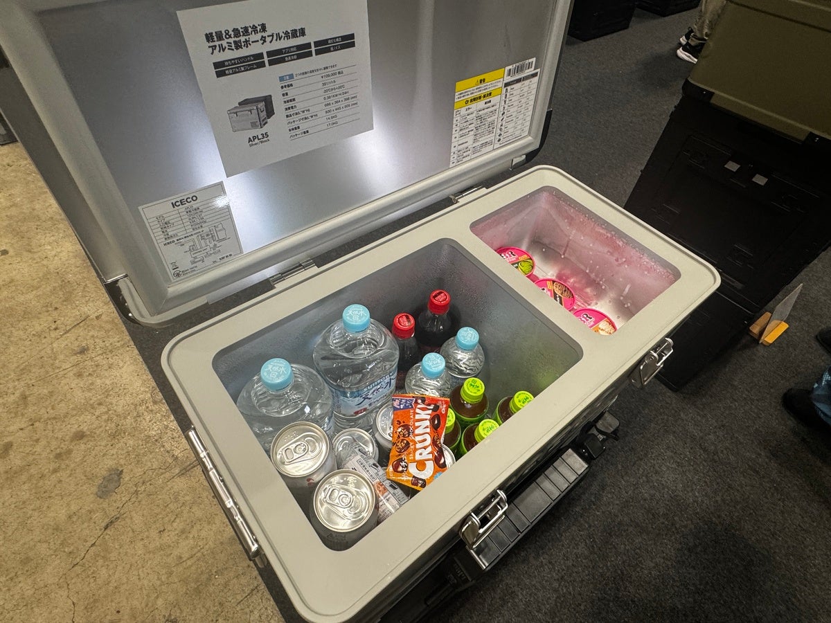 ポータブル冷蔵庫の庫内写真