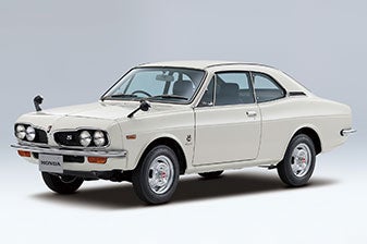 展示車両の「1300クーペ9」
