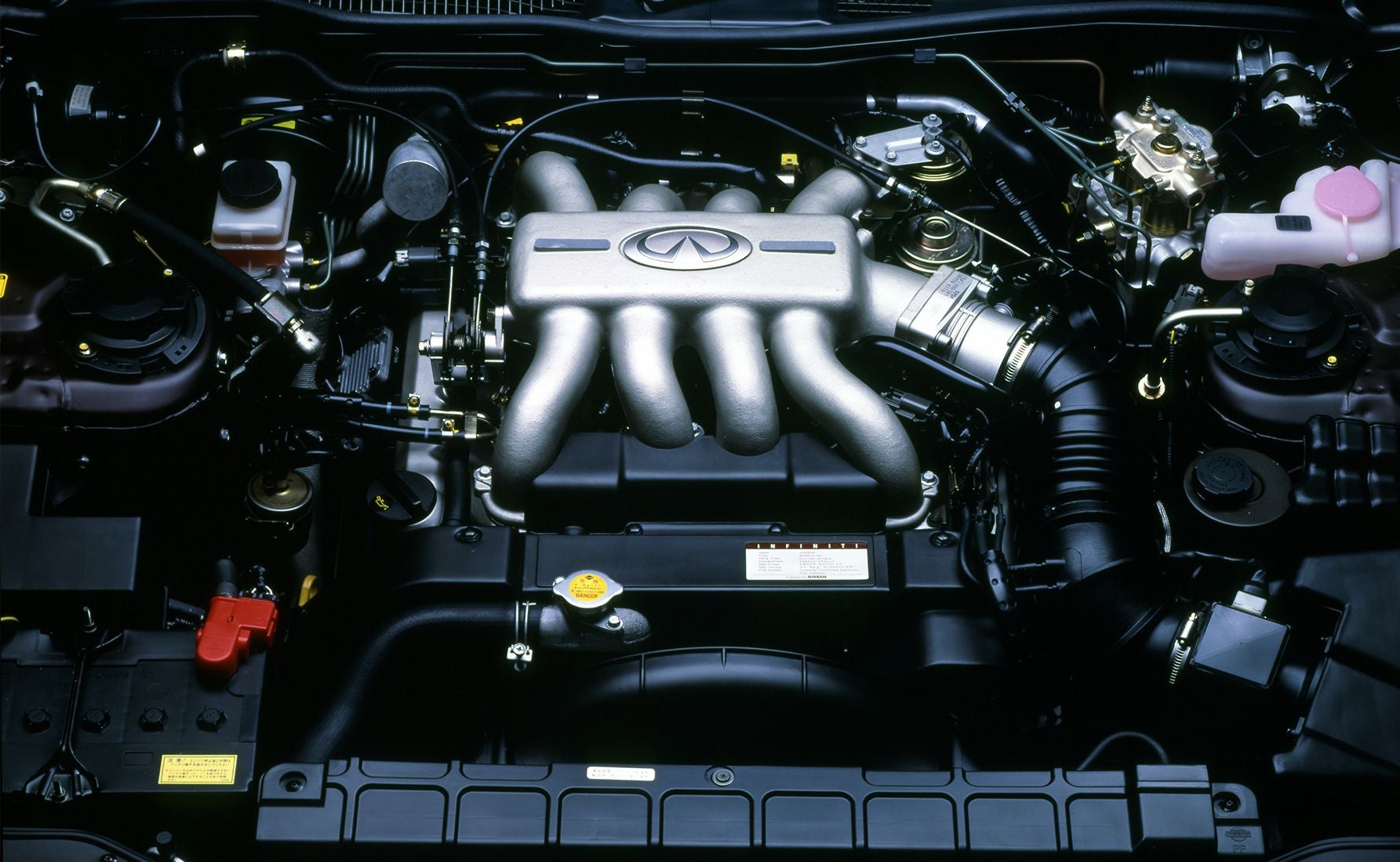 日産インフィニティQ45のPLASMA-VH45DE型エンジン