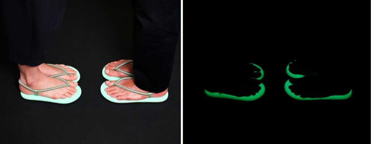 明るい場所での外観と暗闇の中で発光するbuntAの「waraji sandal glow」を履いた足元