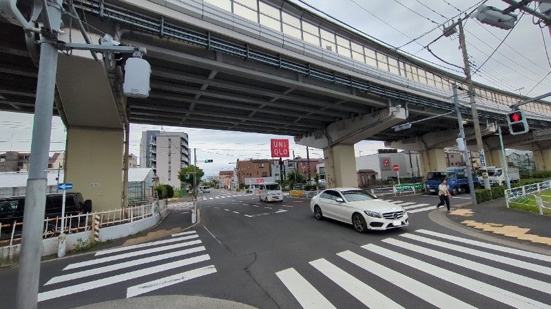 今回の調査場所となった瑞江駅西通り高速下交差点の様子