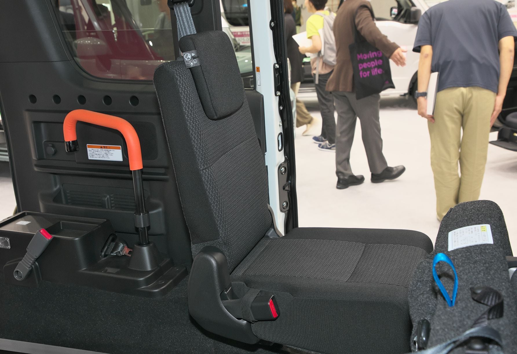 スズキ・エブリイワゴンの福祉車両の介助者用リアシート