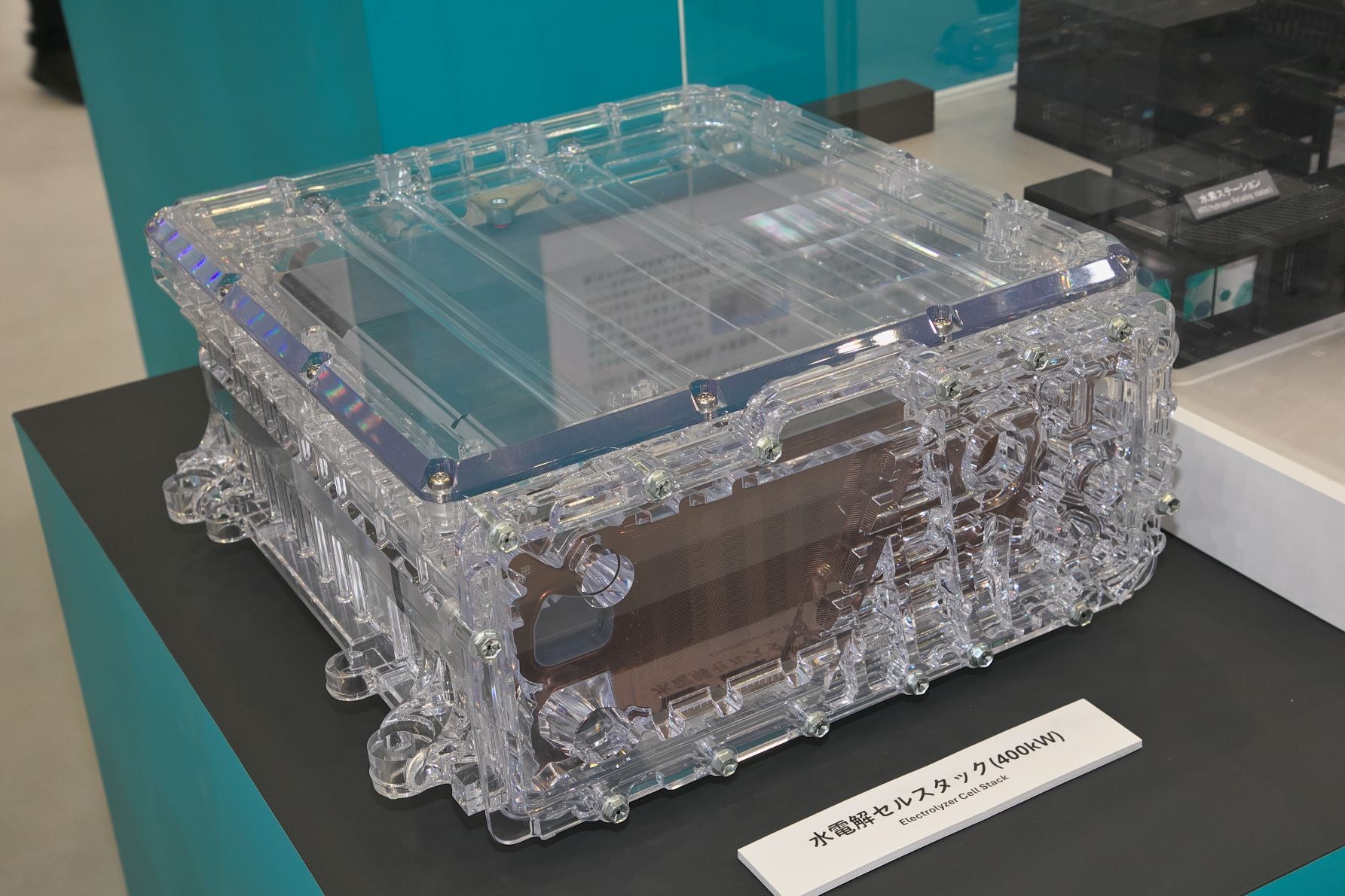 トヨタが展示した水電解システム