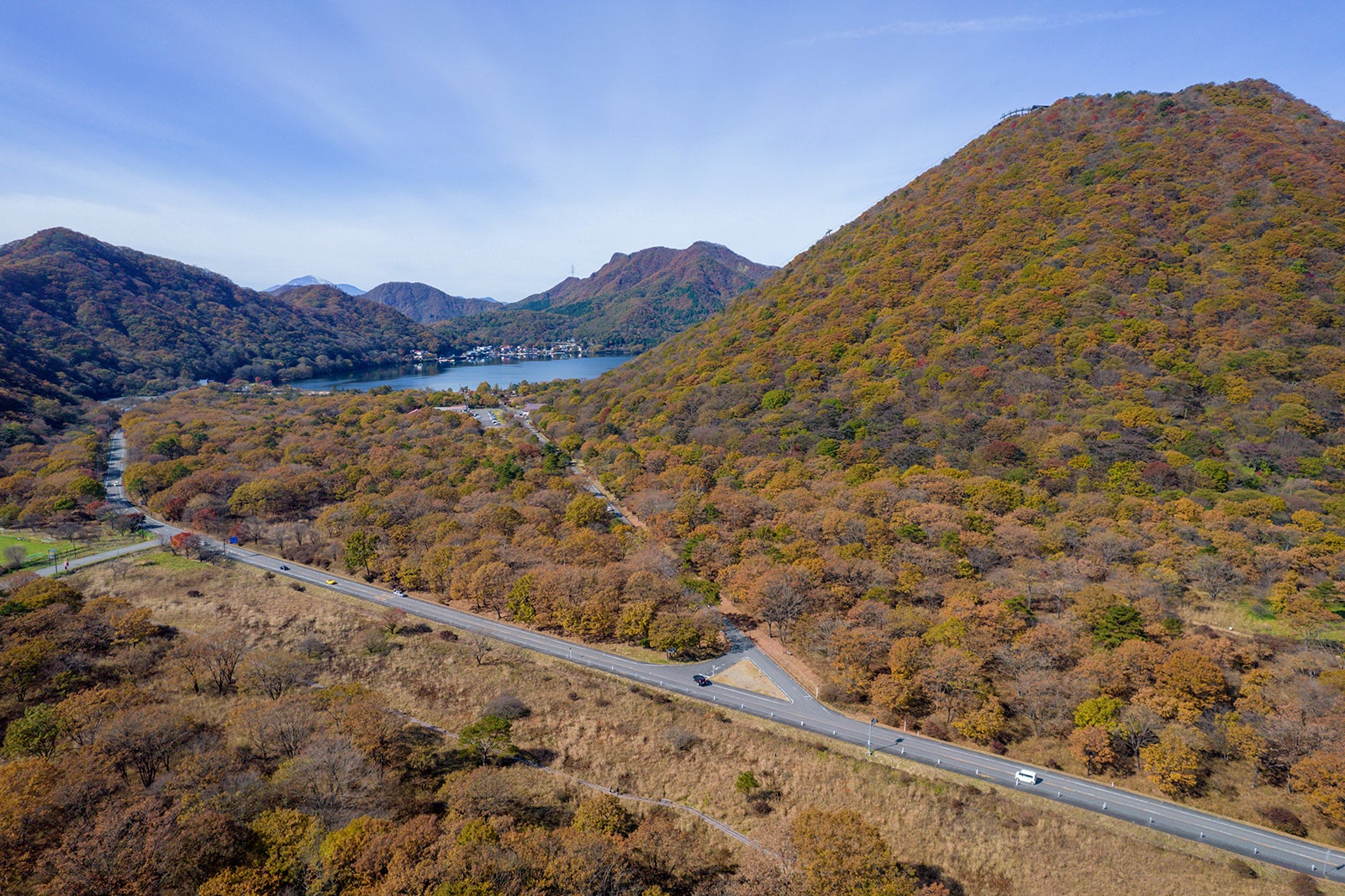 上毛三山の一つに数えられる榛名山。秋は彩りに満ちた美しい姿が見られる。