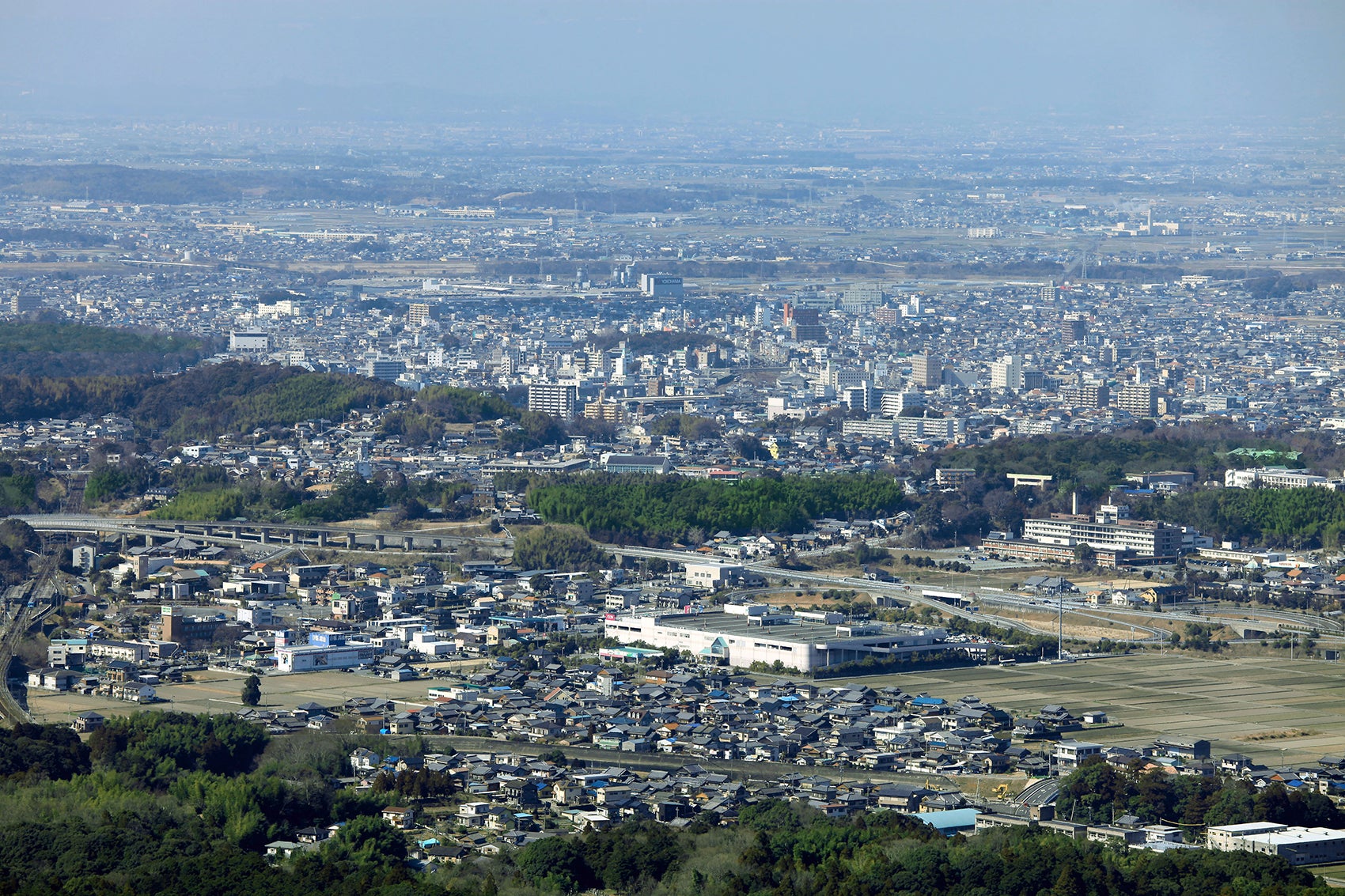 写真3 一宇田展望台からの眺め。天候に恵まれれば富士山まで眺望できる（撮影エリアは地図3を参照）