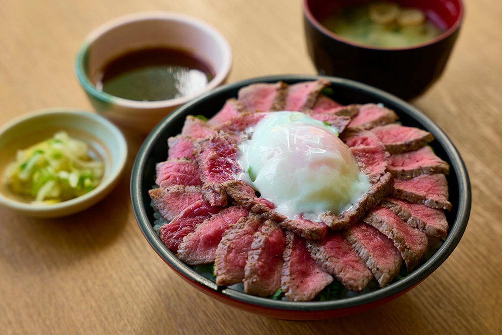 あか牛のステーキ丼