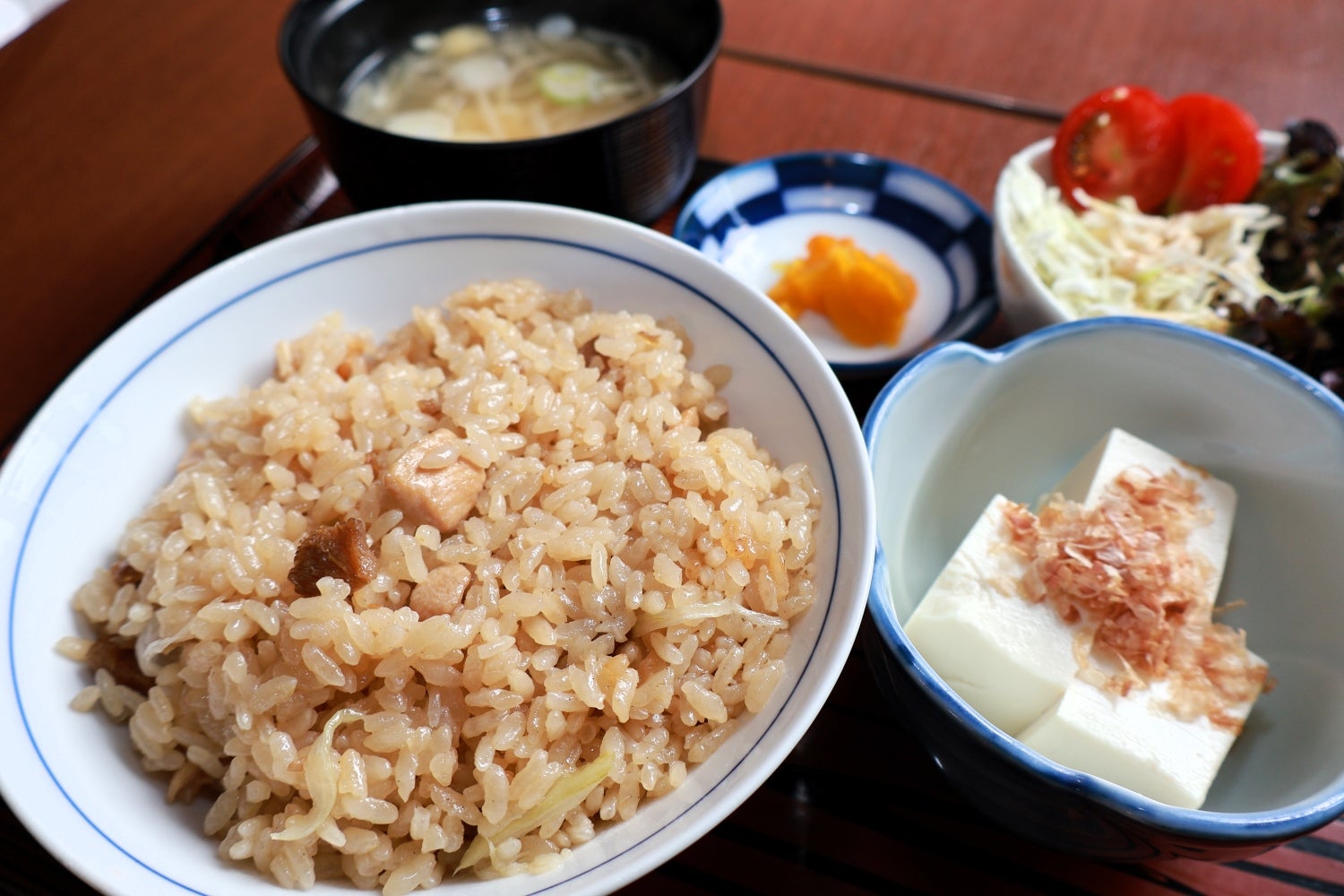 しらかば茶屋の「とりめし定食」