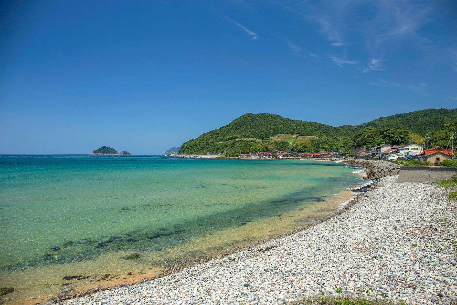 写真3 清ヶ浜海水浴場は夏場には人気のスポット。歩くとキュッキュッと砂が鳴く砂浜としても有名だ