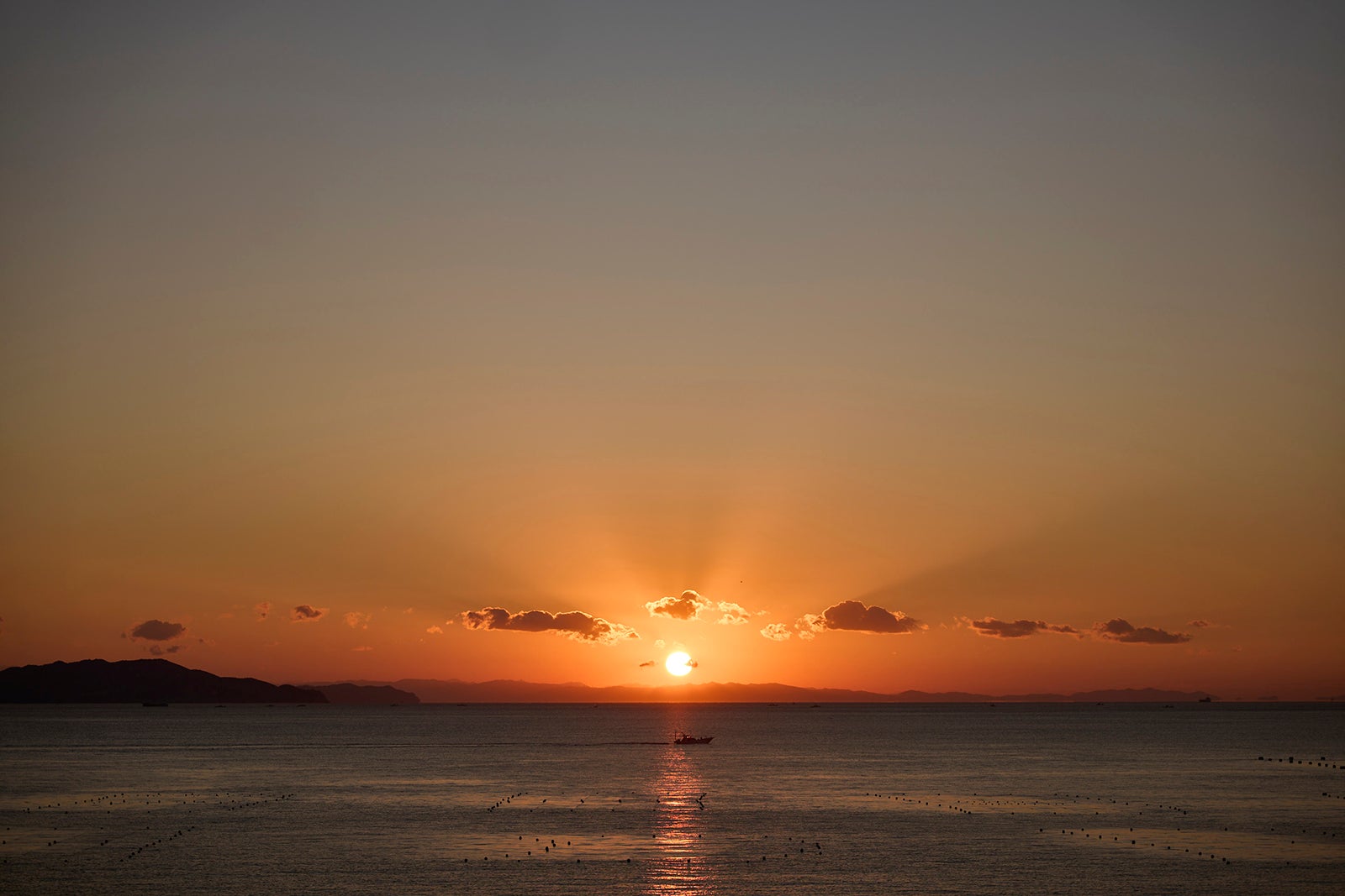 アオアヲ ナルト リゾートホテルの部屋から見える夕陽