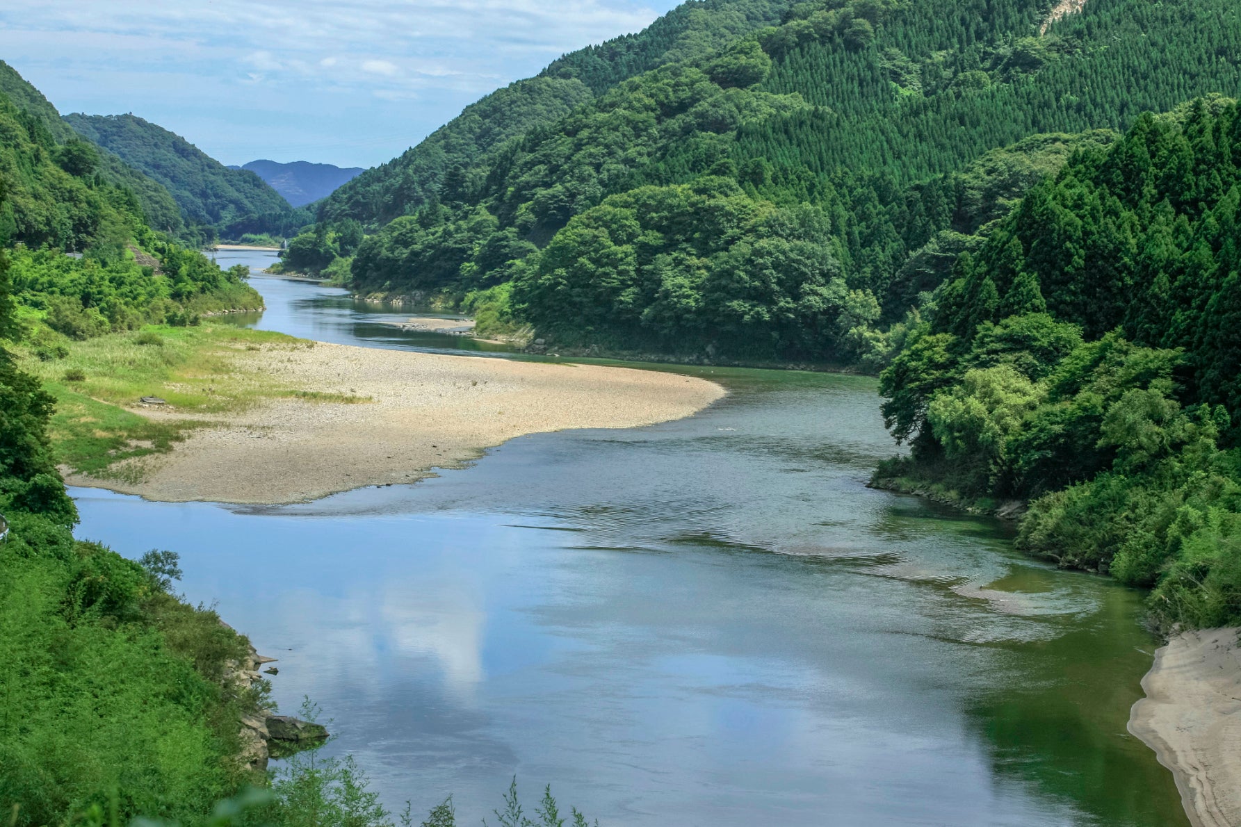 阿武隈川はゆるやかな流れのため、舟下りは通年で楽しめる