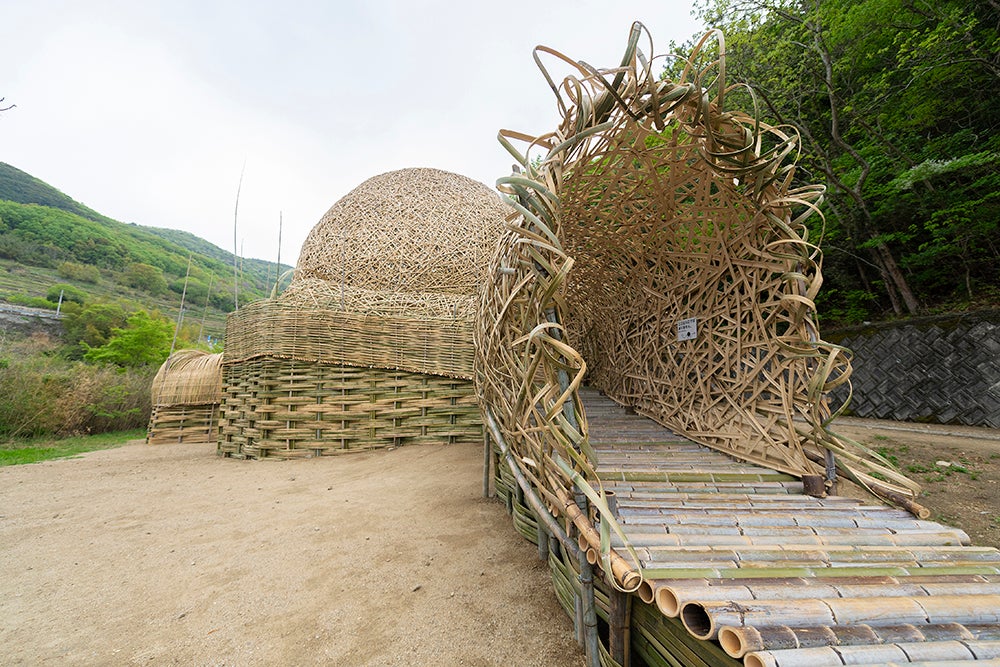 瀬戸内国際芸術祭展示「抱擁・小豆島」近く