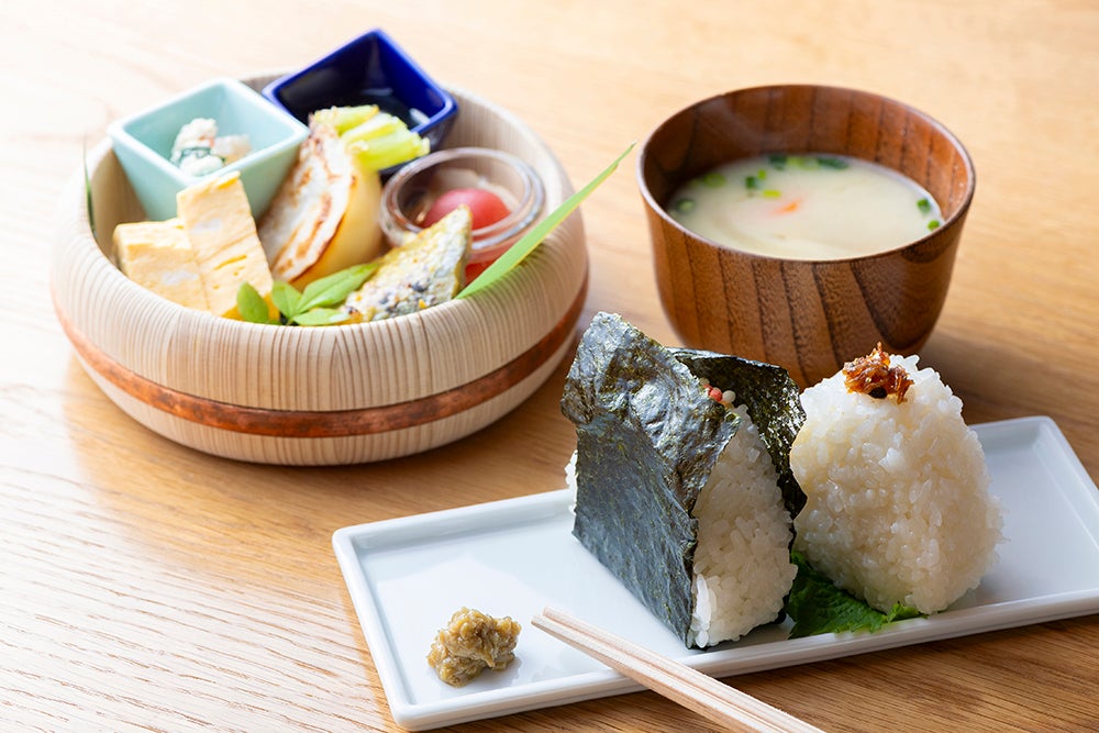 時の納屋・樽のおにぎりランチ