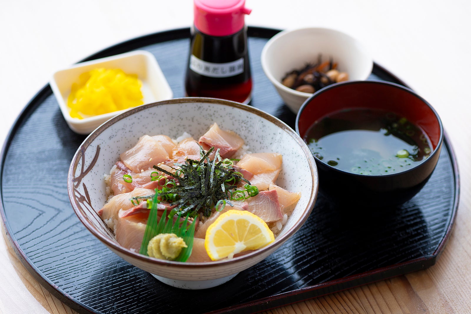 ワーサン亭・ハマチ丼定食