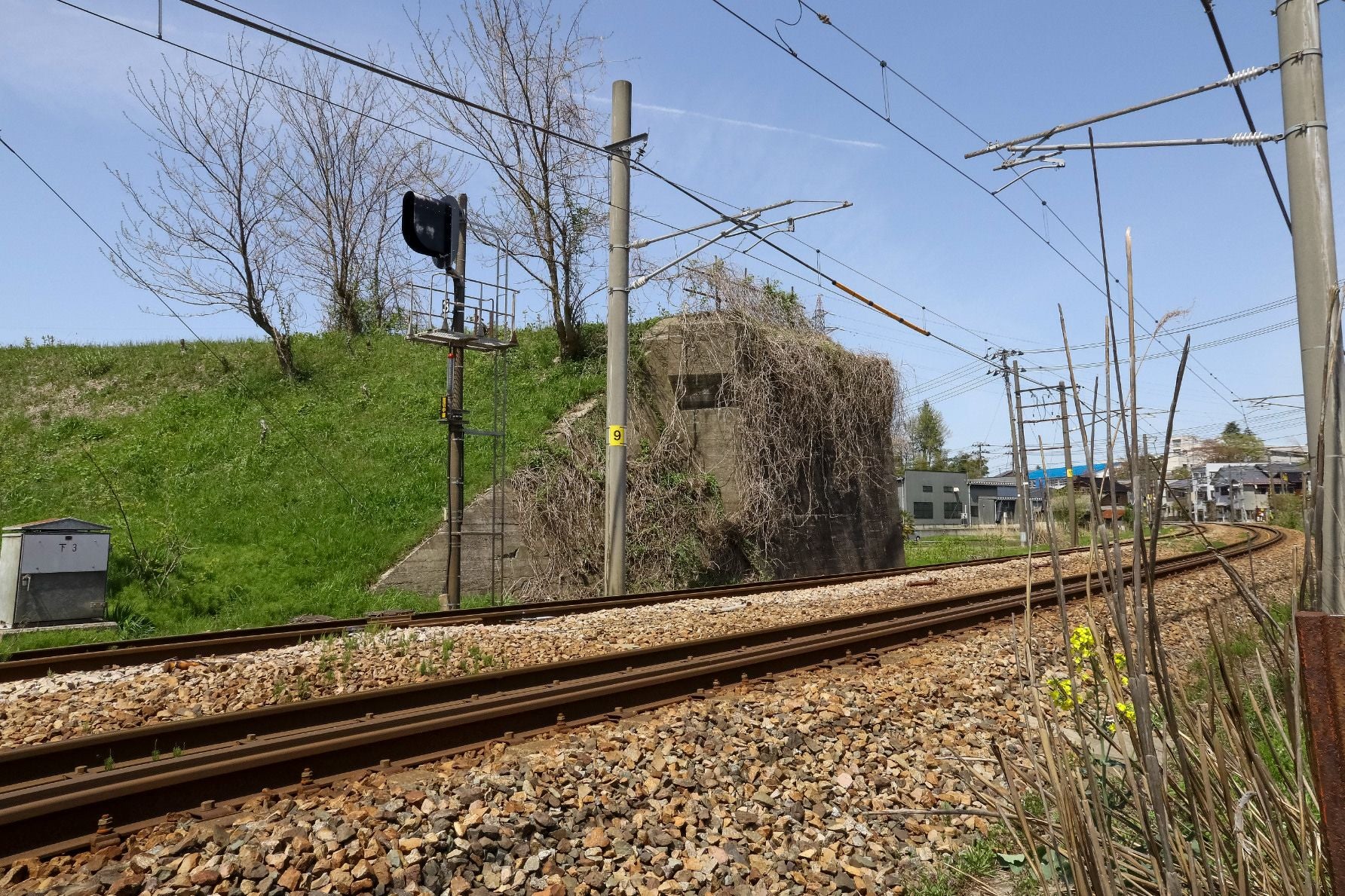 JR信越本線との交差部分は、蒲原鉄道の橋梁（きょうりょう）が残っている