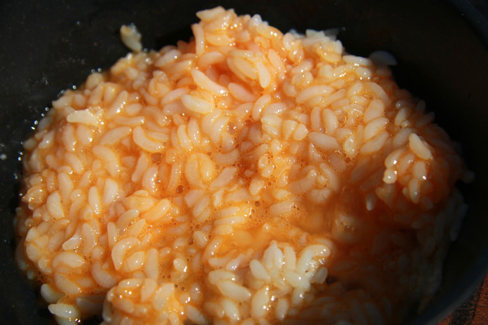 ご飯と卵を混ぜて卵かけごはんに