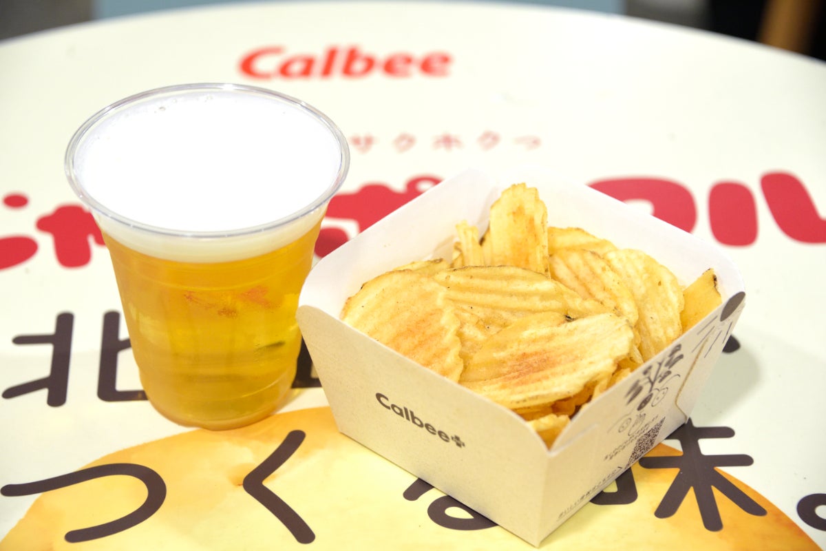 カルビープラス「揚げたてポテトチップス　アスパラベーコン味」 
