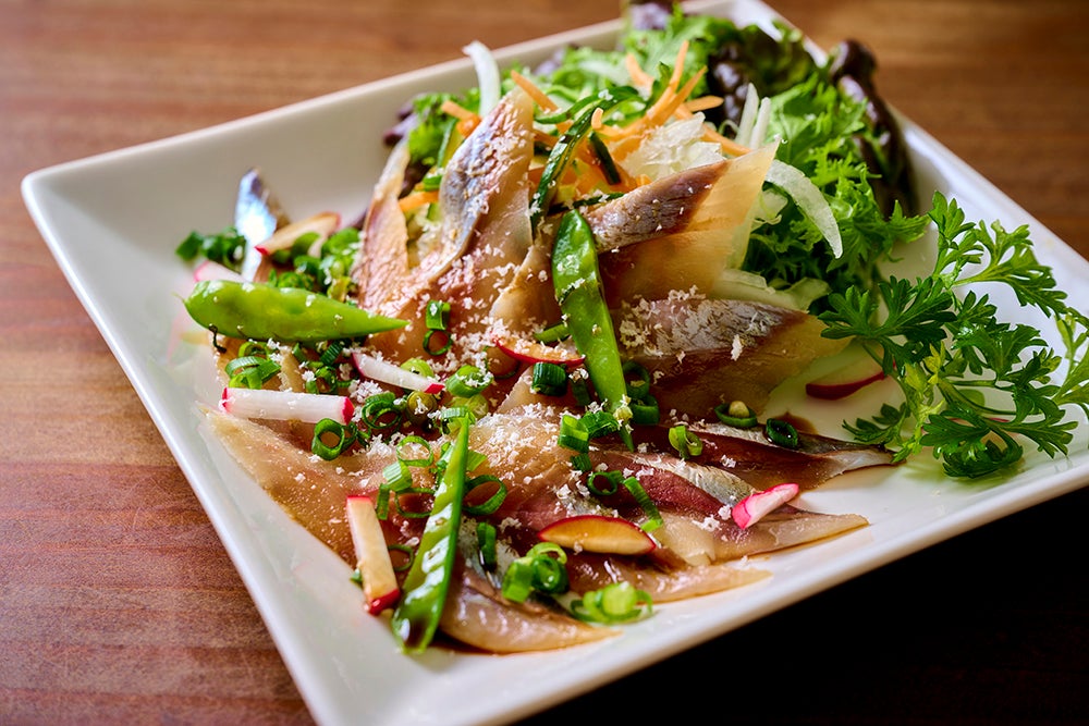 ニシンのカルパッチョ。江差産の野菜がうれしい