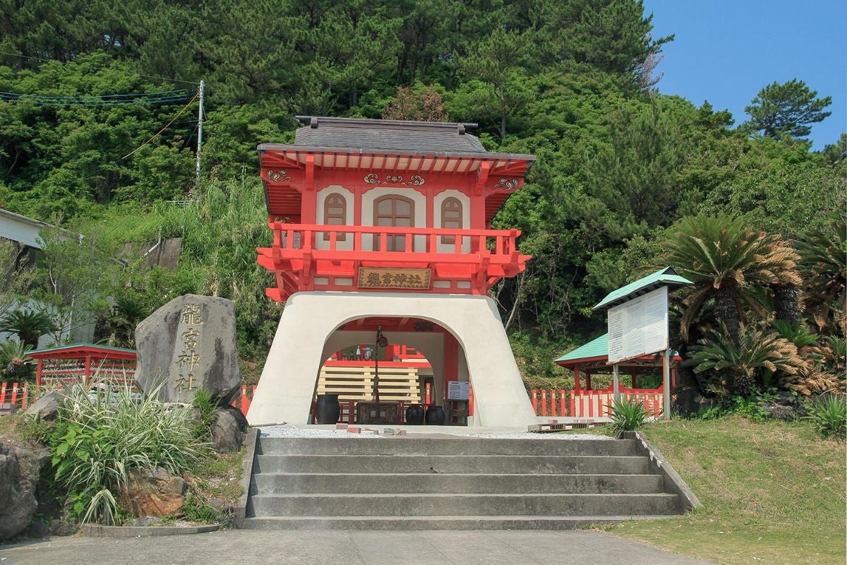 長崎鼻にある龍宮神社