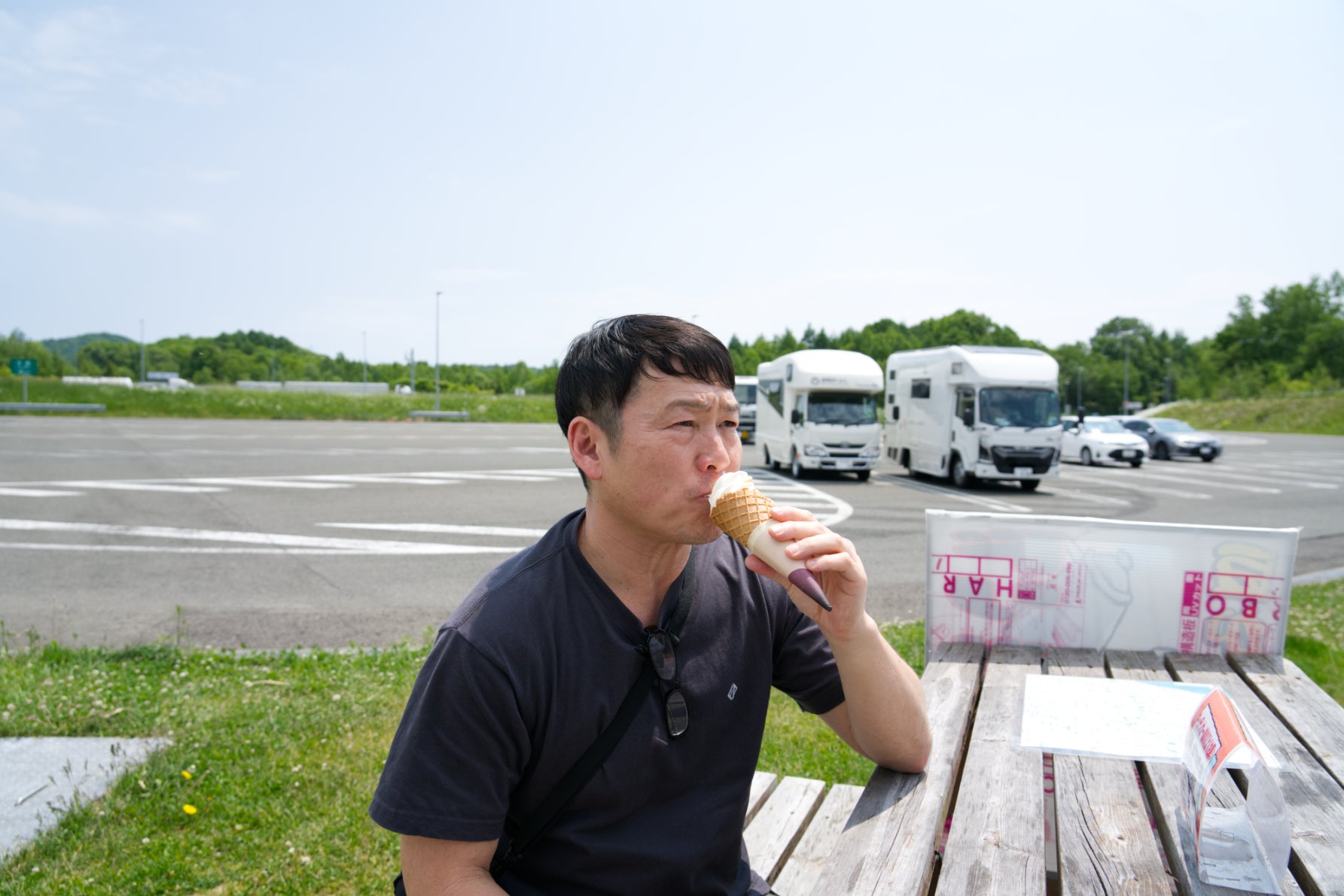 メロンソフトを食べるシーン