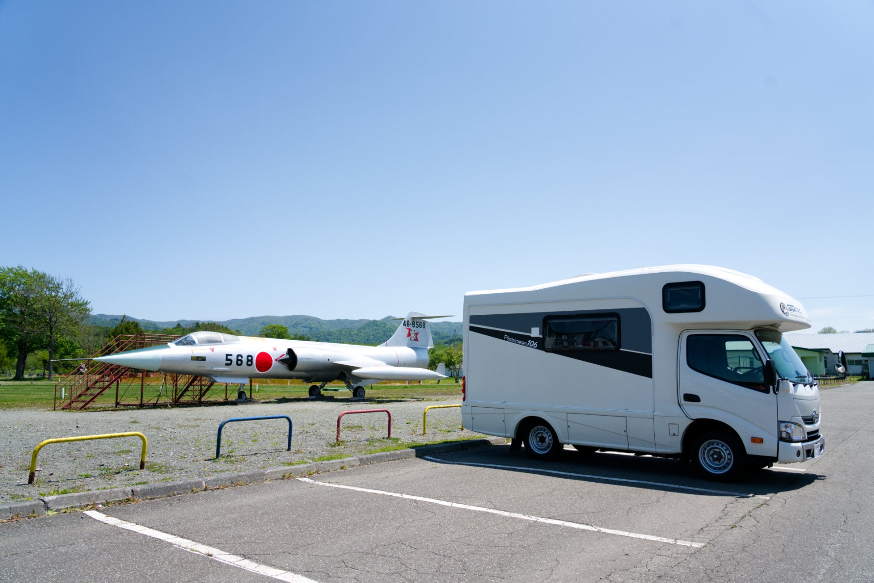 公園内に戦闘機