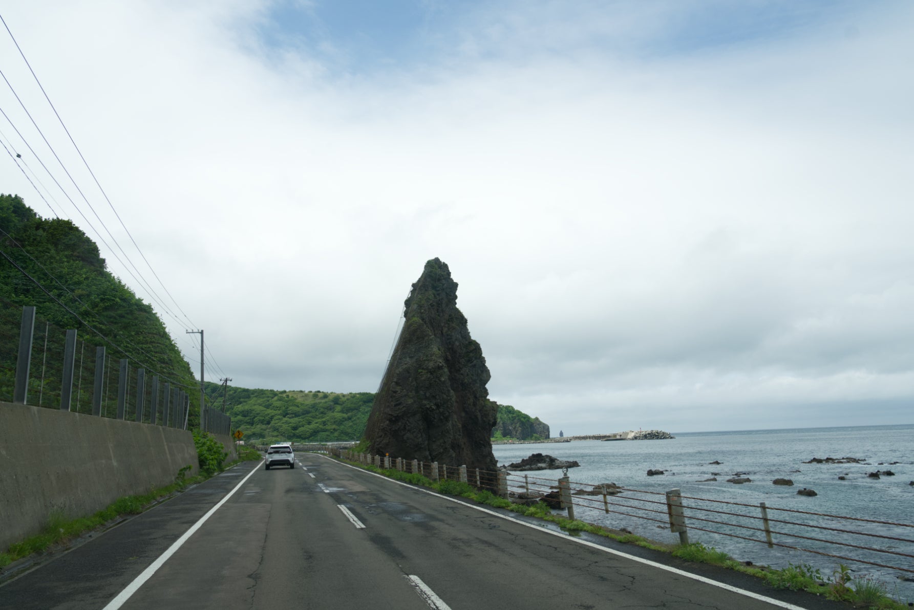 海岸沿いは奇岩が多い3