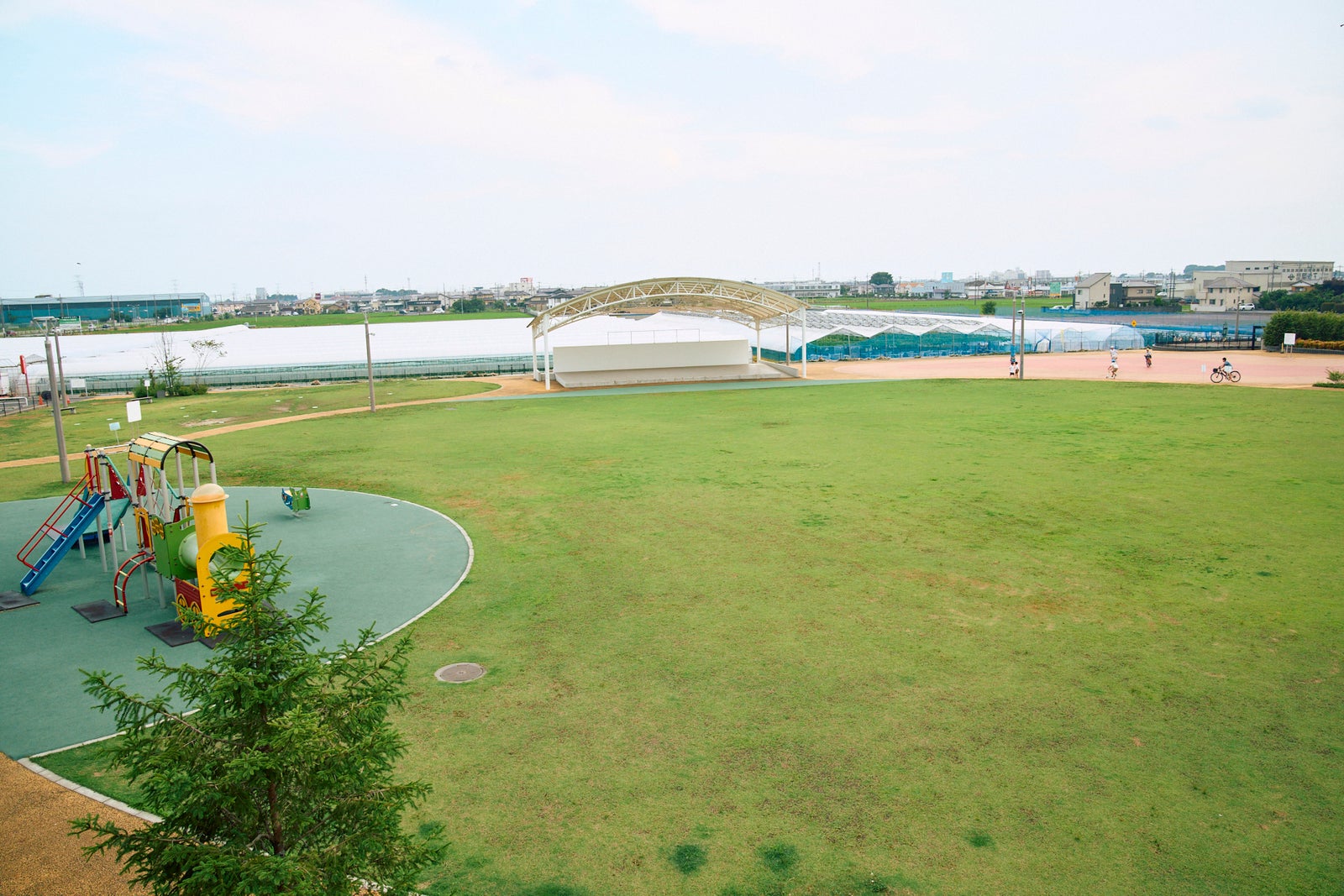 道の駅グランテラス筑西の芝生広場全景