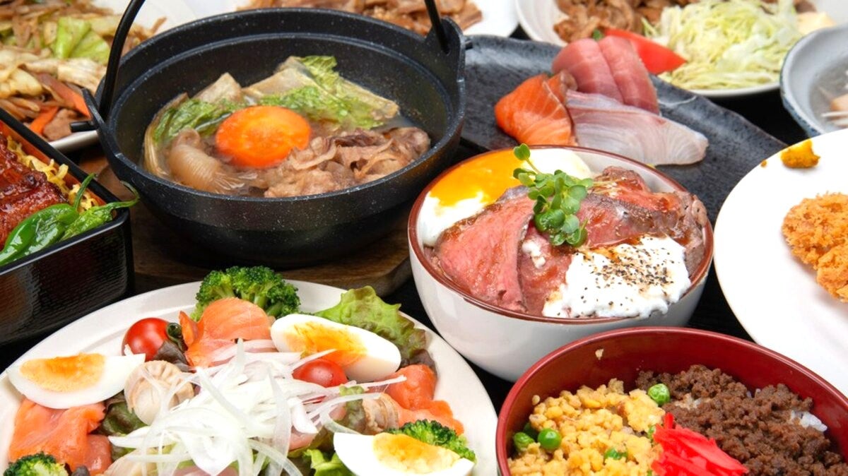 夕食メニューの集合写真