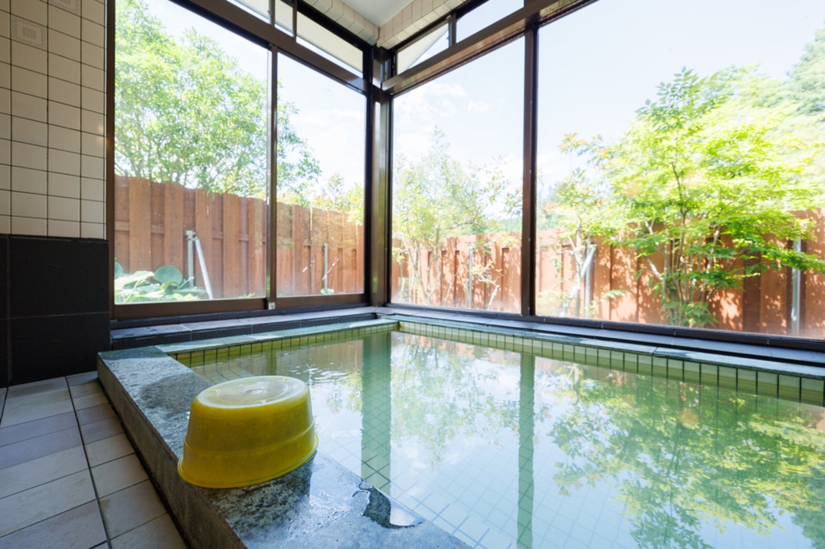 ガラス張りの内湯温泉