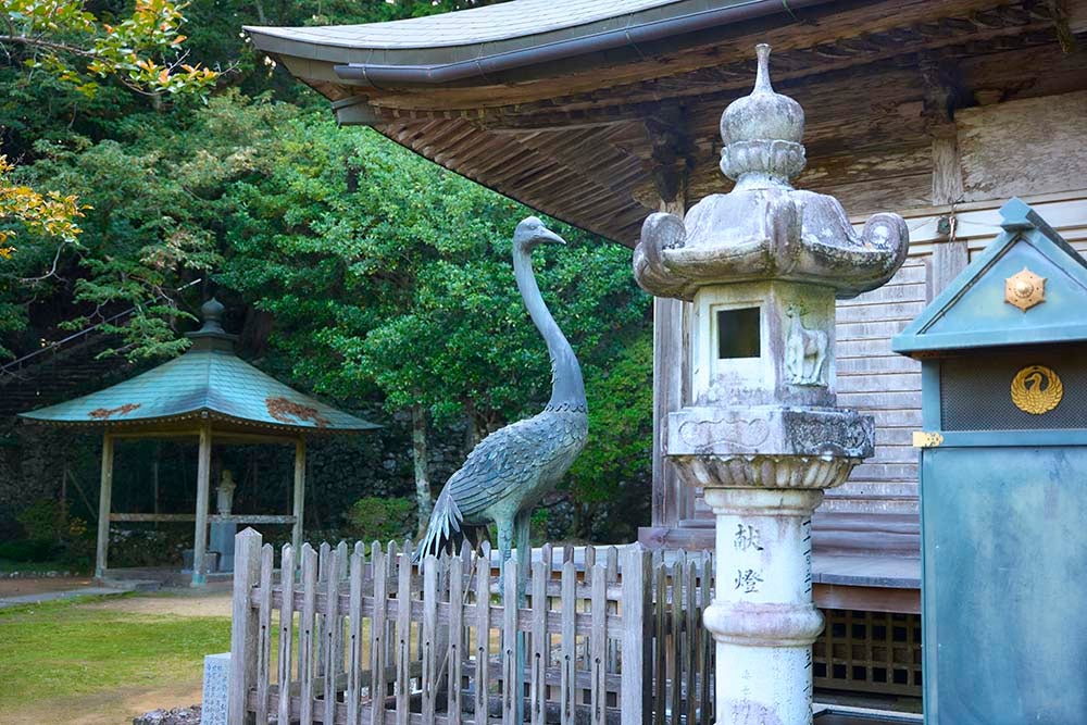 鶴林寺の鶴の像