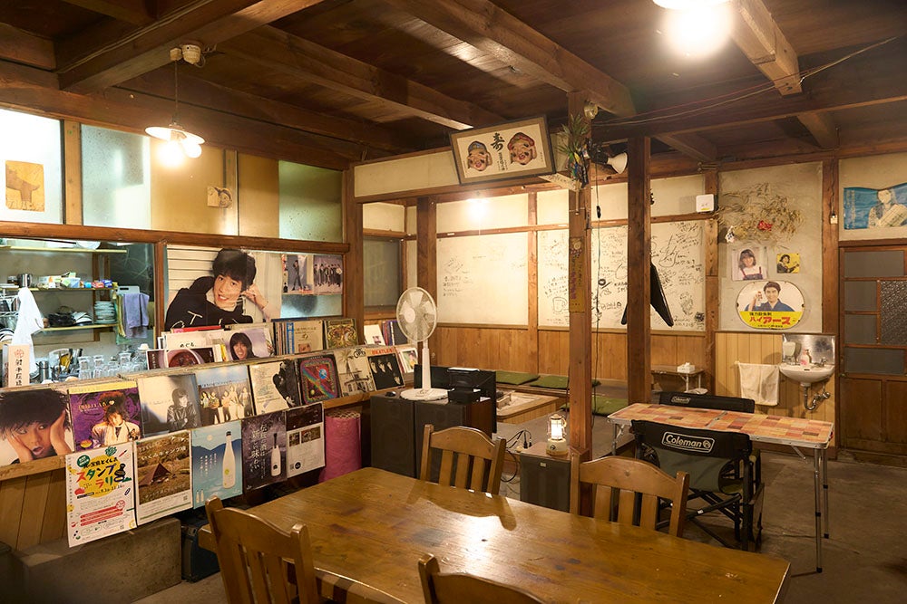 喫茶いくみの店内