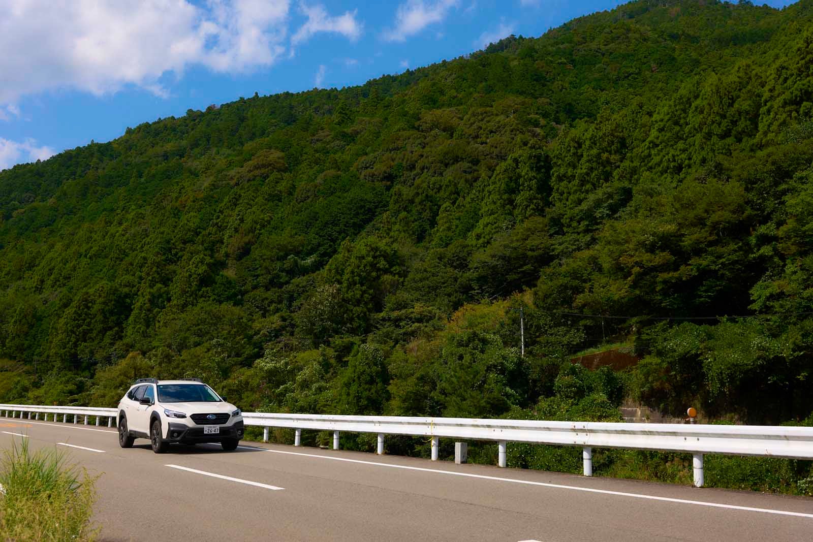 上勝町をドライブするクルマ