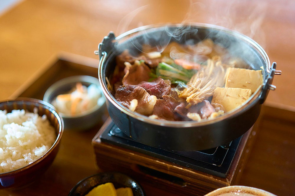 阿波地美獲あおきのいのししすき焼き定食