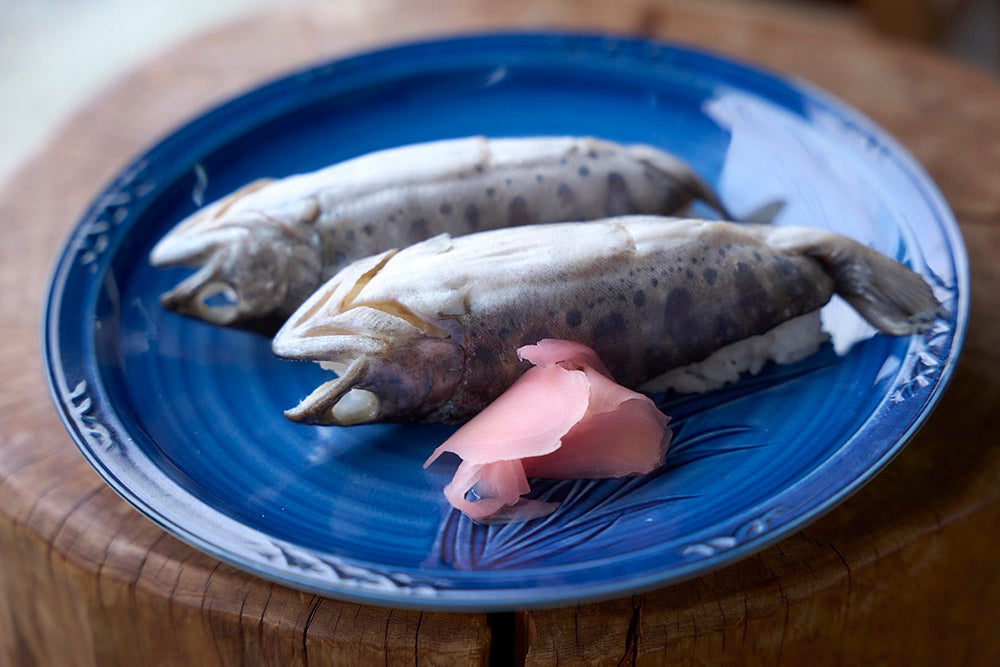 あめごの姿寿し