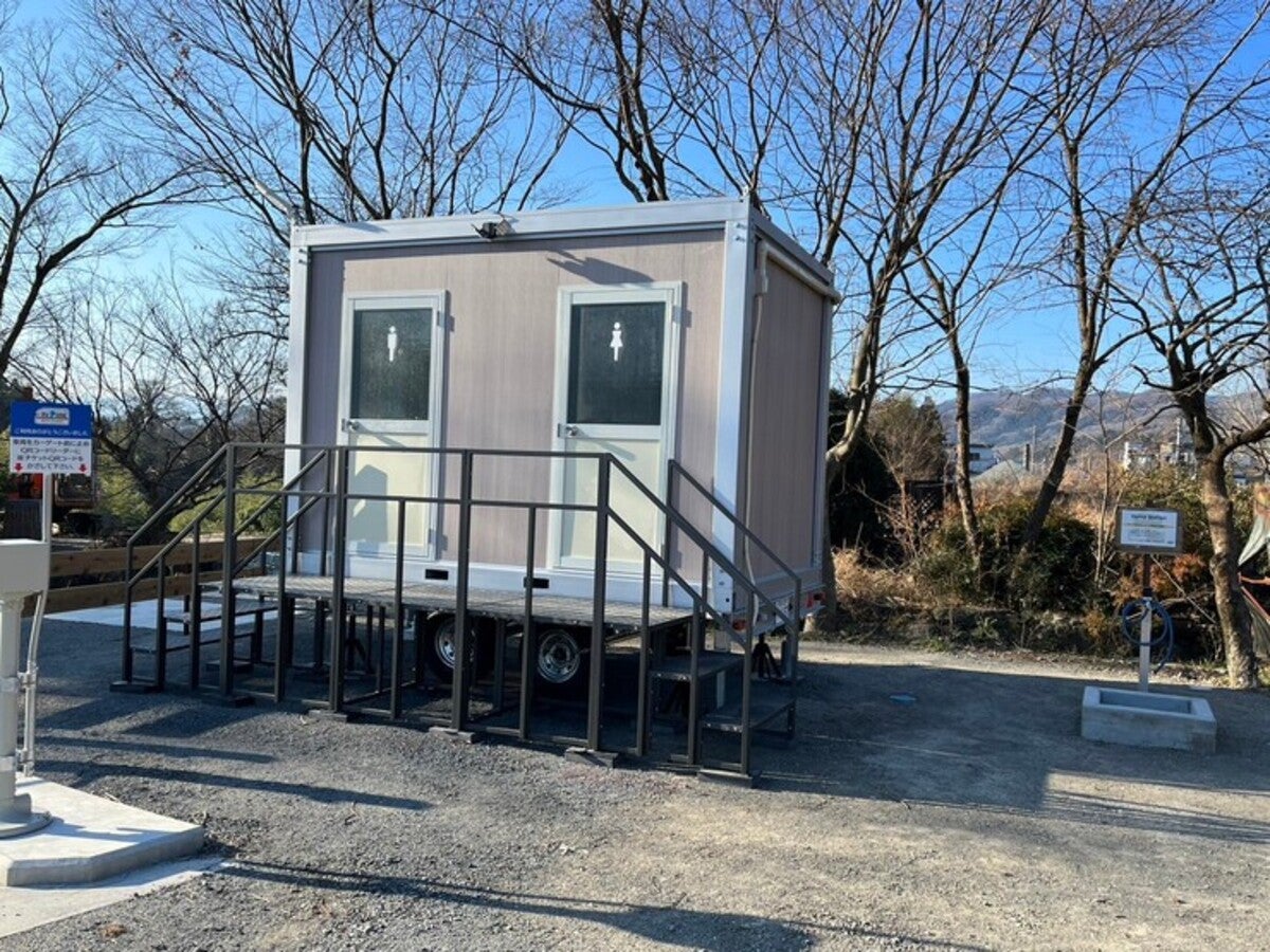 RVパークの屋外トイレ外観