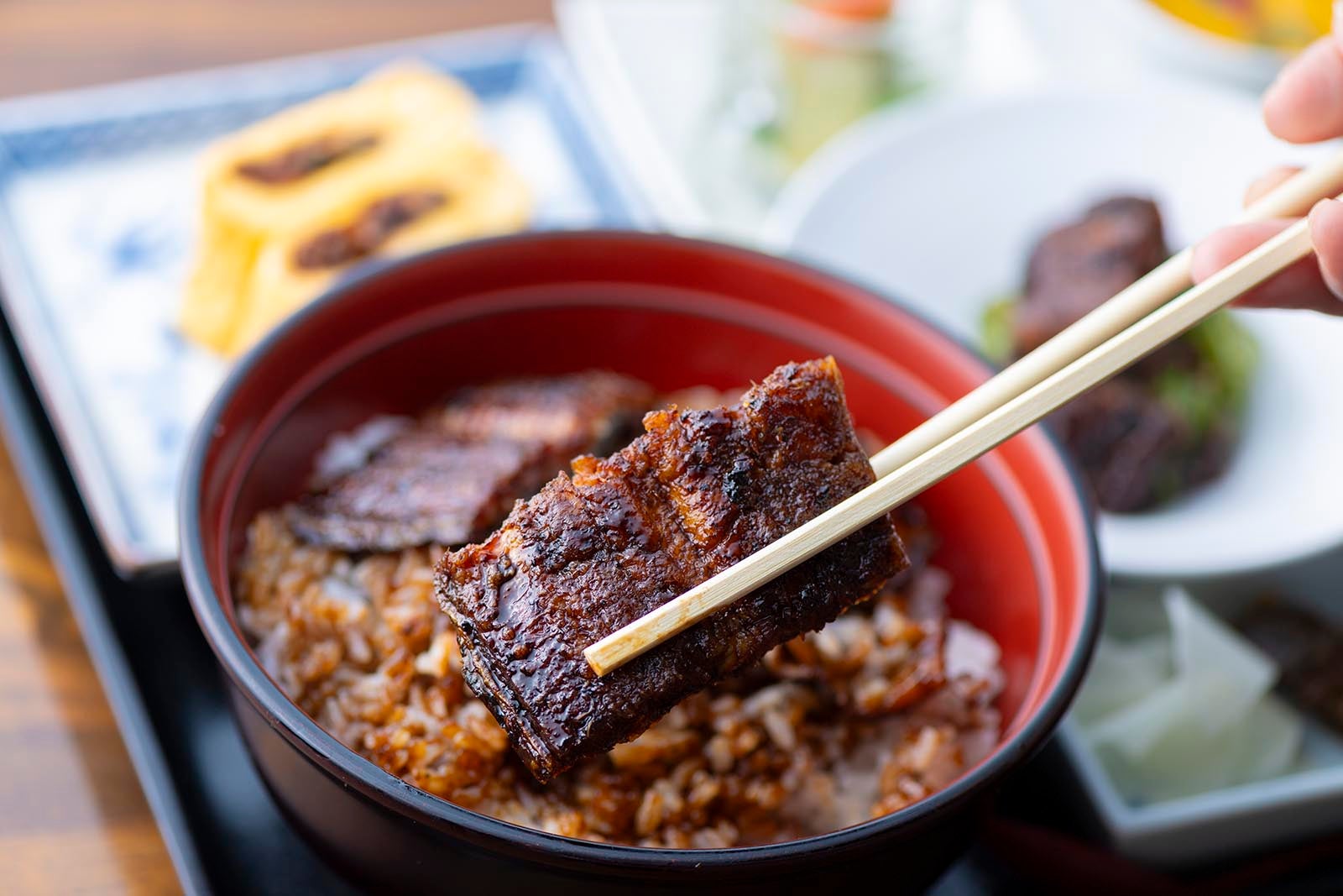 倉野屋旅館で提供される、関西風のパリッと香ばしく焼き上げた伊勢うなぎ