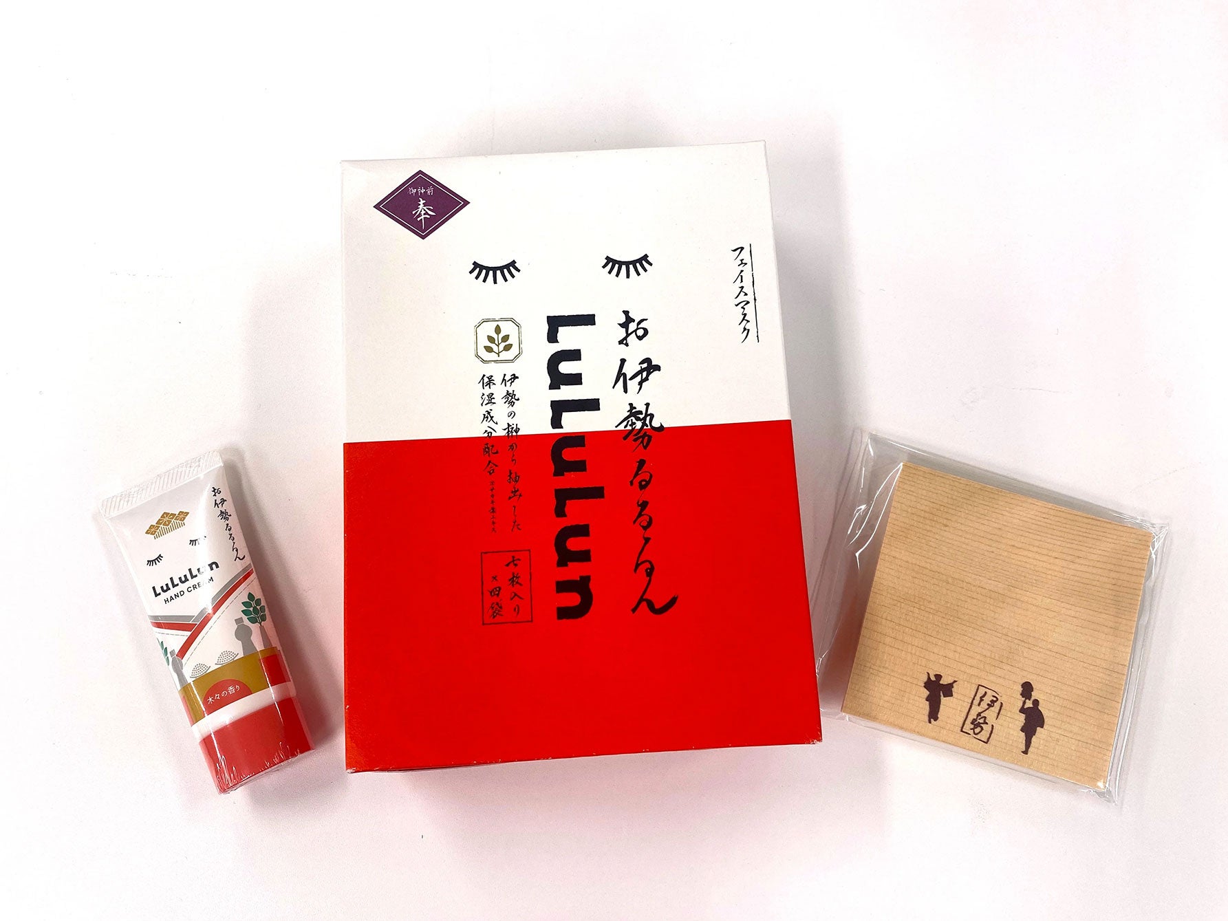 「お伊勢るるるん」のフェイスマスク、ハンドクリーム、非売品のコースターをセット