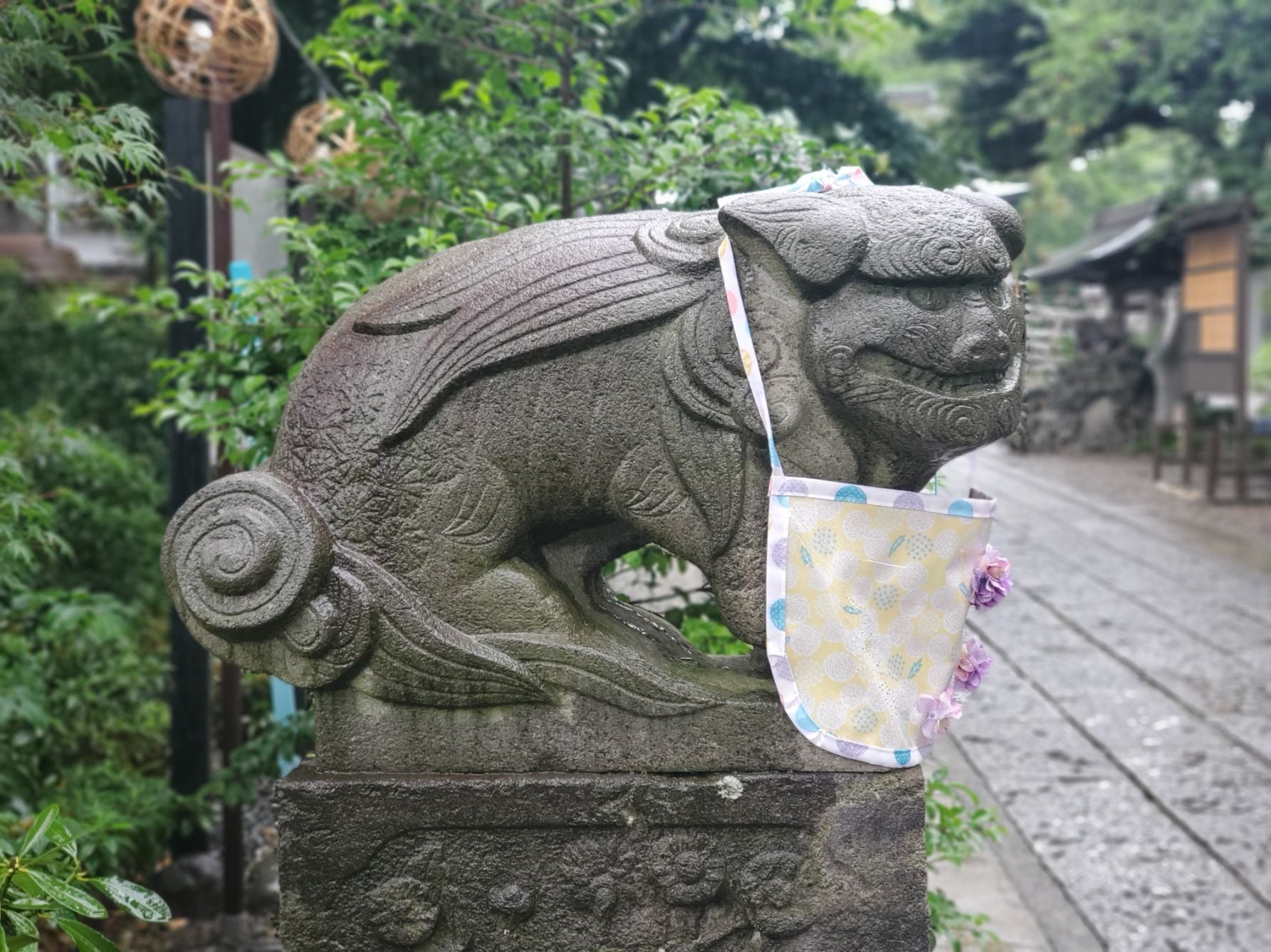 菊田神社のアイーン狛犬、実は江戸後期の伝統「江戸尾流れ」を継承する石工の遊び心溢れる造形