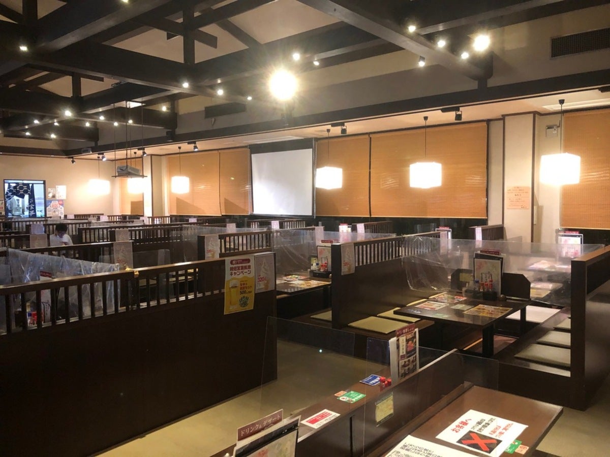 温浴施設内の食事処内観写真