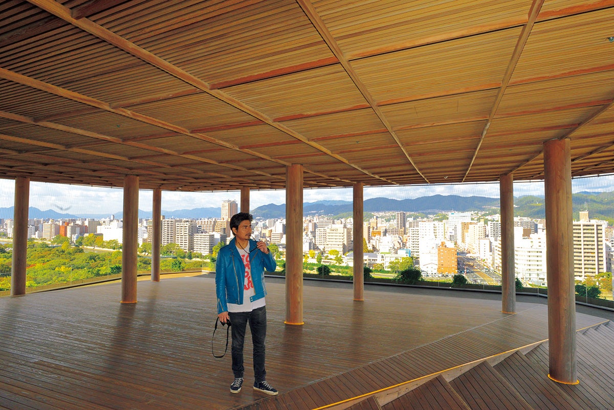 おりづるタワーを訪れた小澤征悦氏