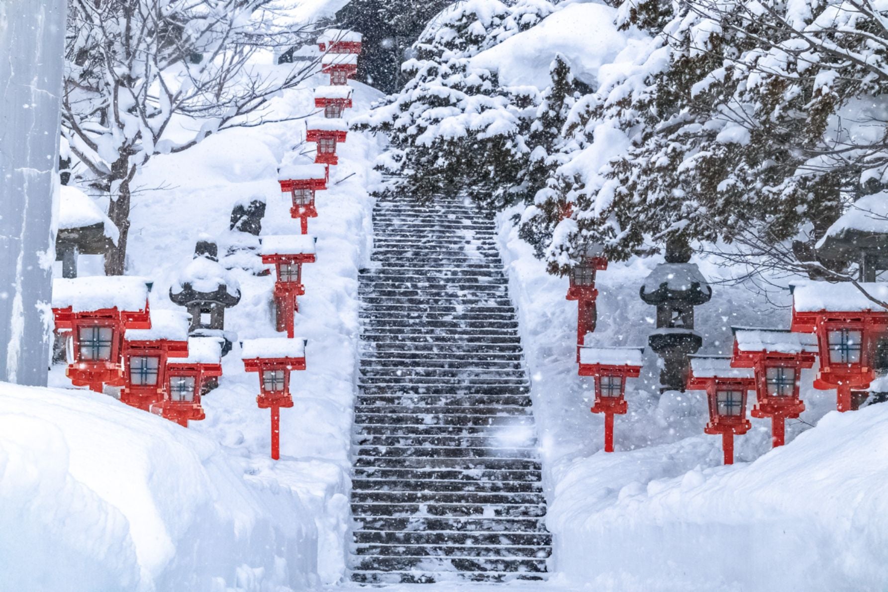 夕張神社石段と鳥居