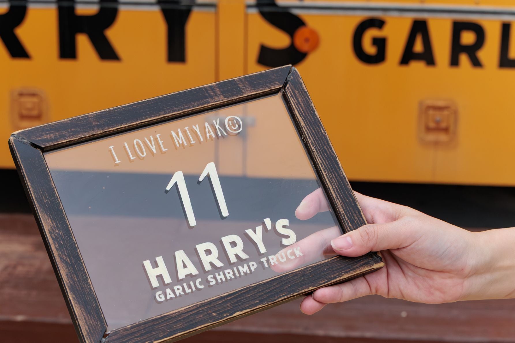 HARRY'Sで注文時に渡される、SNS映えすると人気の木製商品引き換えプレート